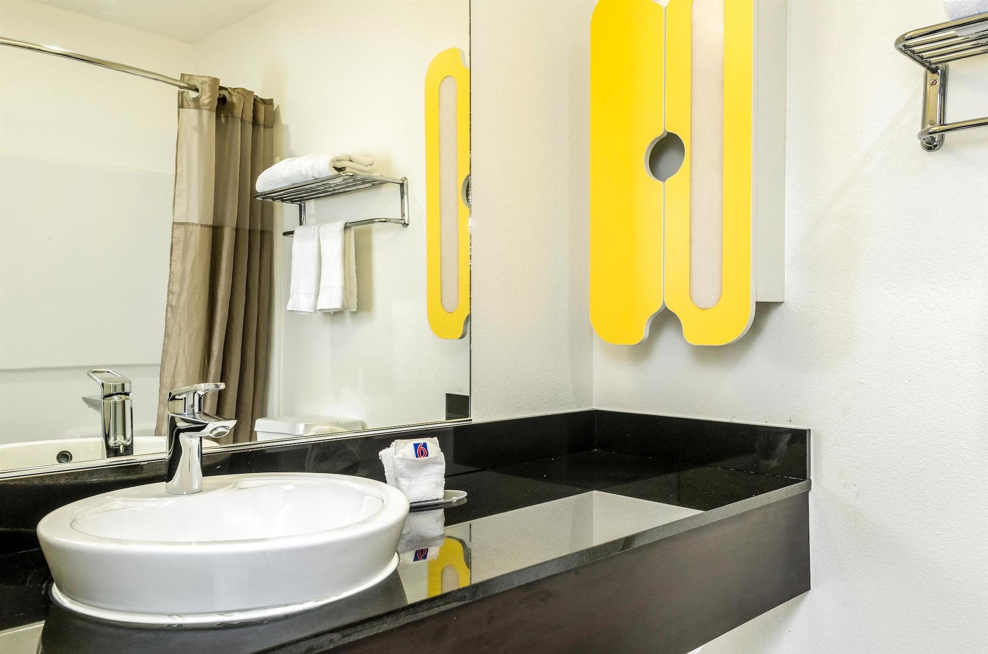 Quality Inn Мърсед Екстериор снимка